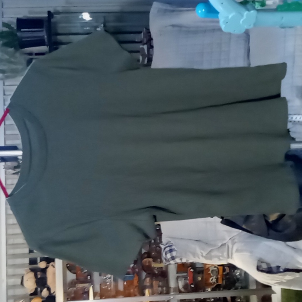 NWOT No Boundaries shirt